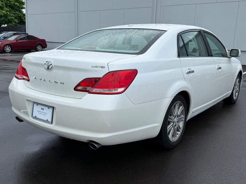 Toyota Avalon Vehicle Image 03