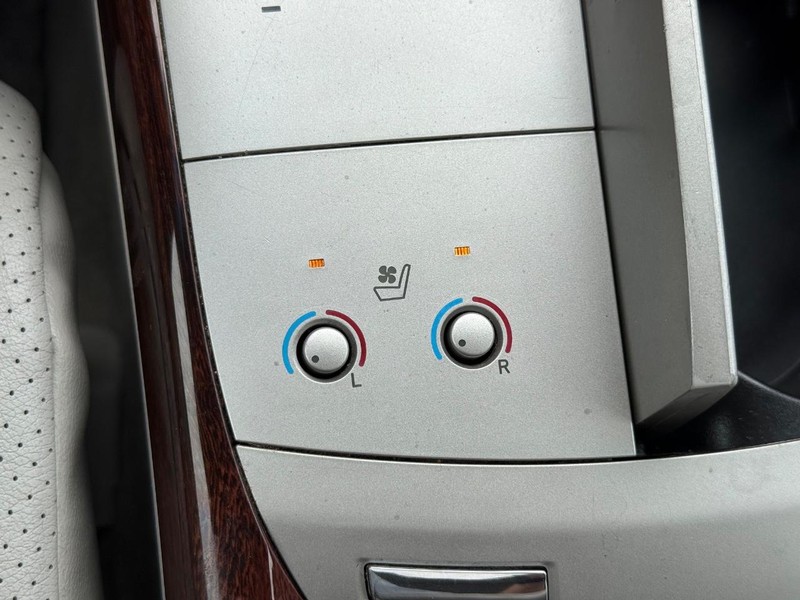 Toyota Avalon Vehicle Image 18