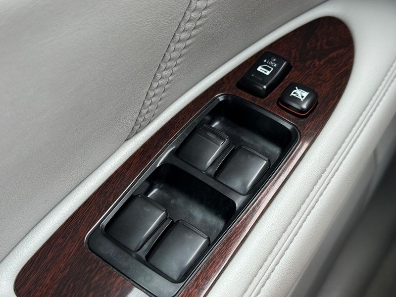 Toyota Avalon Vehicle Image 19