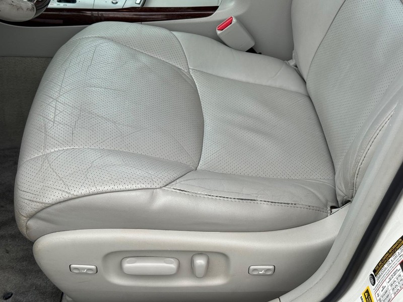 Toyota Avalon Vehicle Image 21