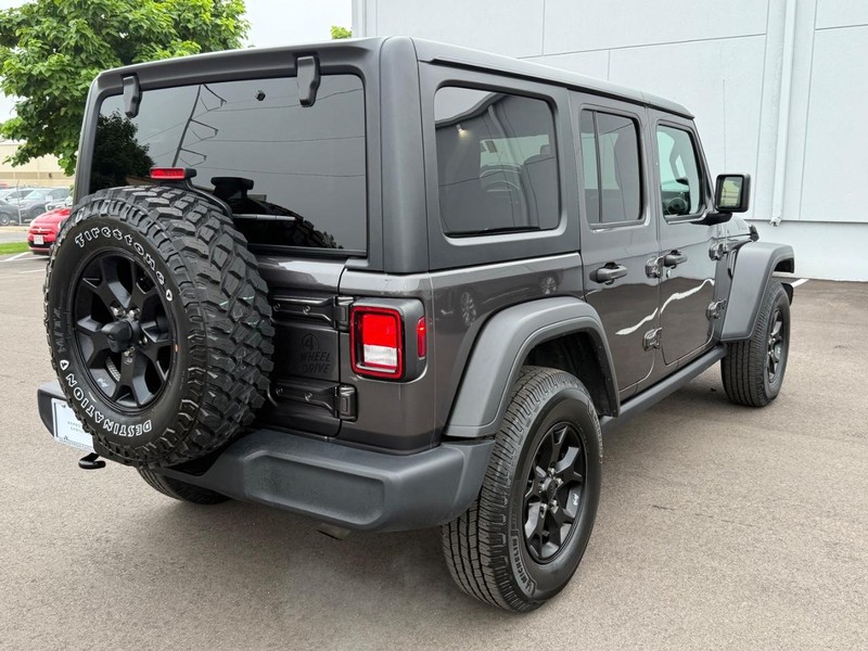Jeep Wrangler Vehicle Image 03