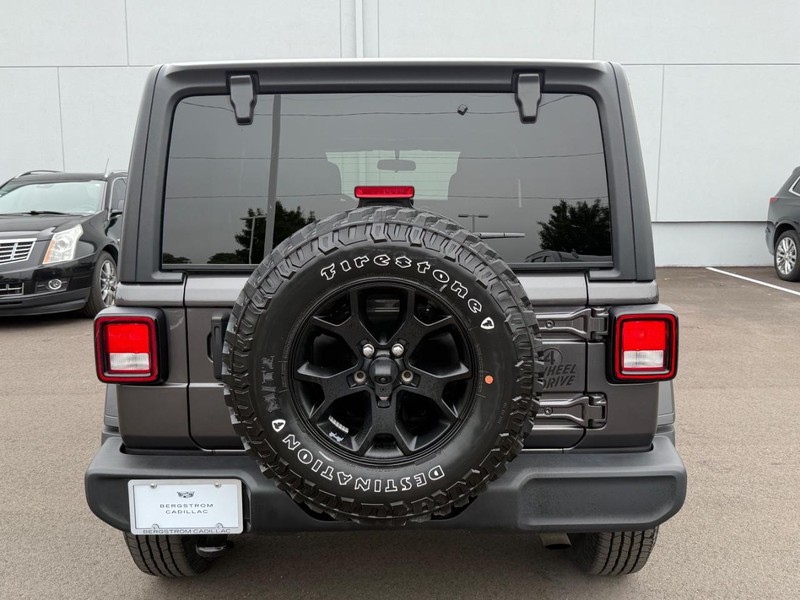 Jeep Wrangler Vehicle Image 04