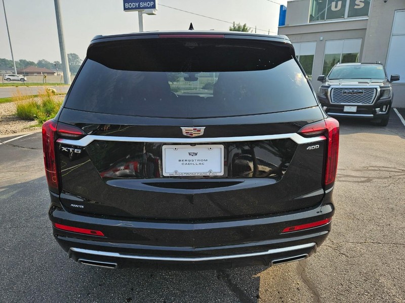 Cadillac XT6 Vehicle Image 04