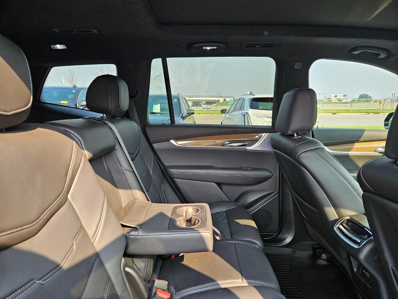 Cadillac XT6 Vehicle Image 11
