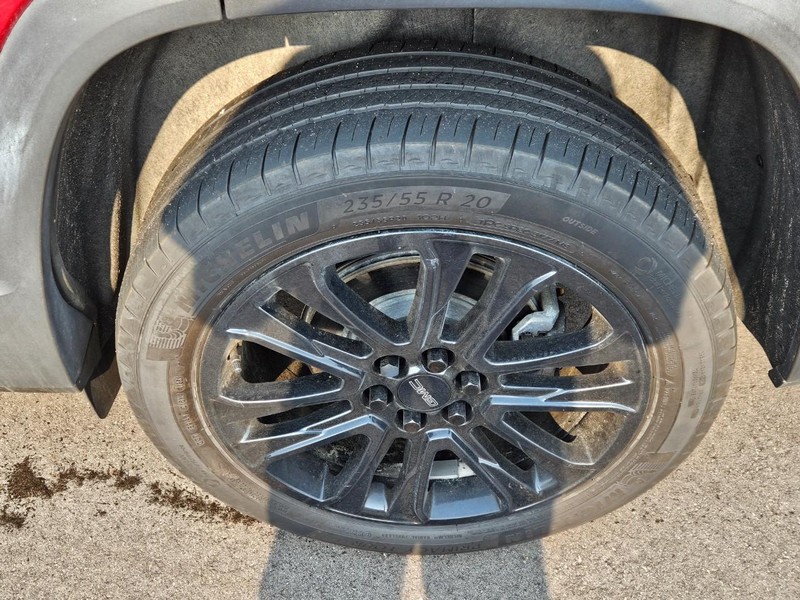 GMC Acadia Vehicle Image 07