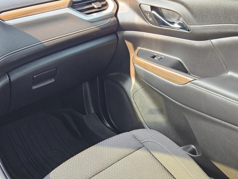 GMC Acadia Vehicle Image 16