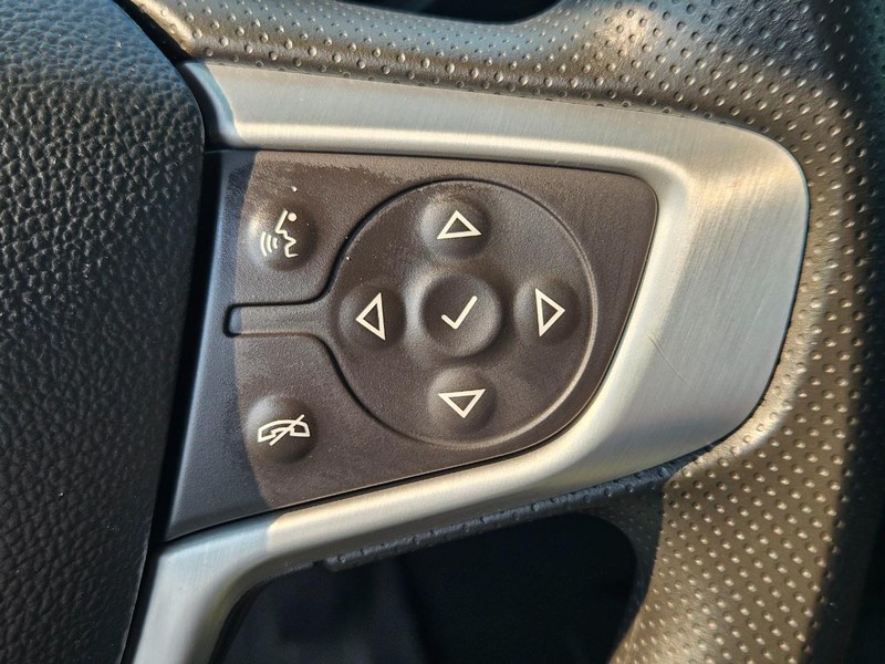 GMC Acadia Vehicle Image 18