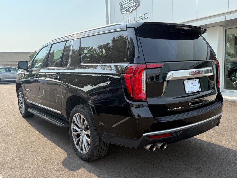 GMC Yukon XL Vehicle Image 06
