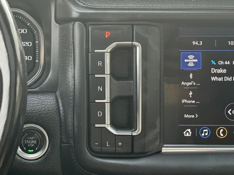 GMC Yukon XL Vehicle Image 14
