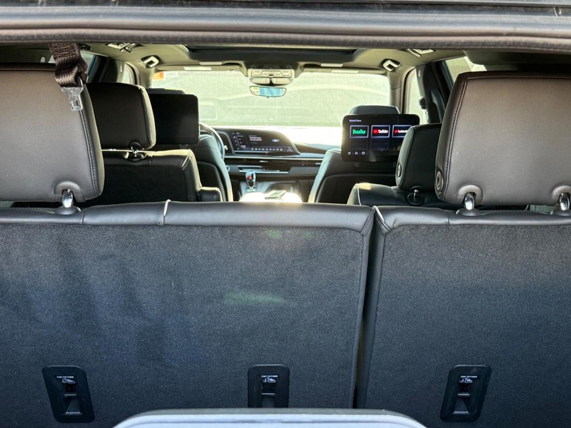Cadillac Escalade Vehicle Image 05