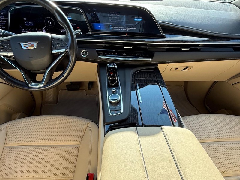 Cadillac Escalade ESV Vehicle Image 12