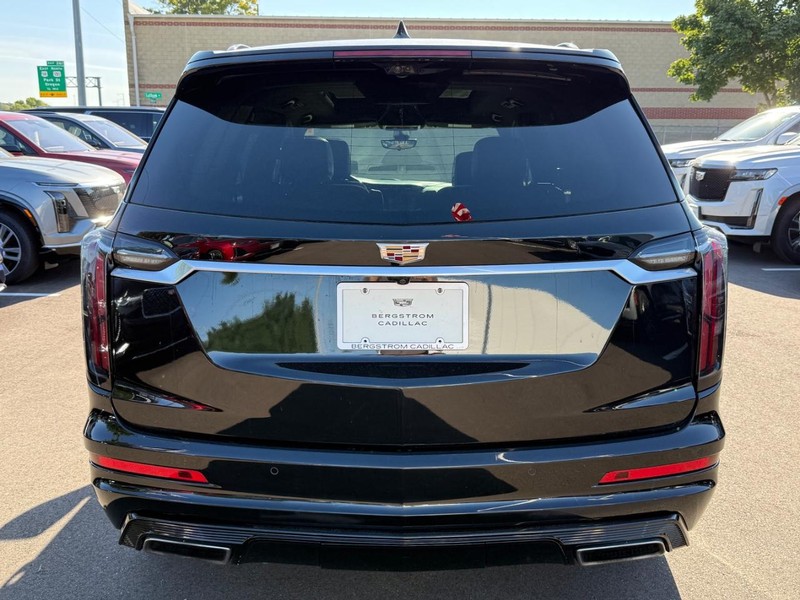 Cadillac XT6 Vehicle Image 04