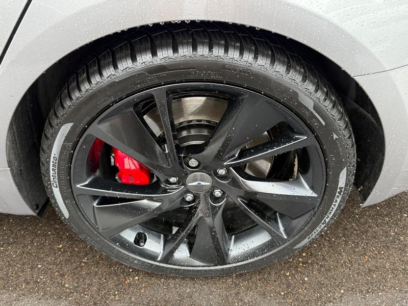 Genesis G70 Vehicle Image 06