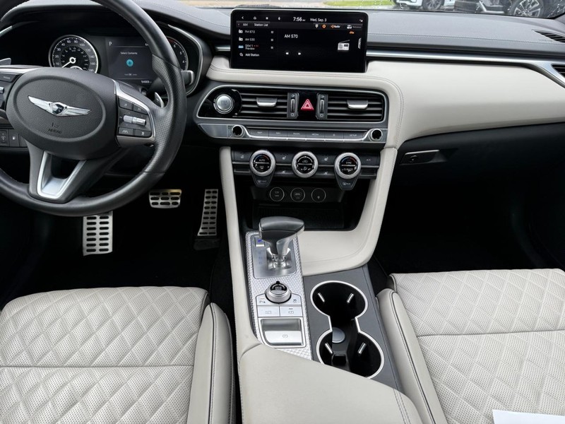 Genesis G70 Vehicle Image 10
