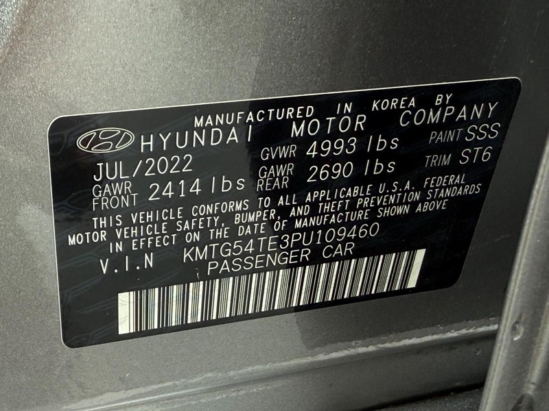 Genesis G70 Vehicle Image 22