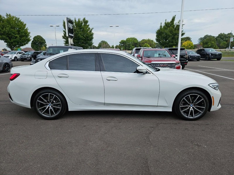 BMW 3 Series Vehicle Image 02