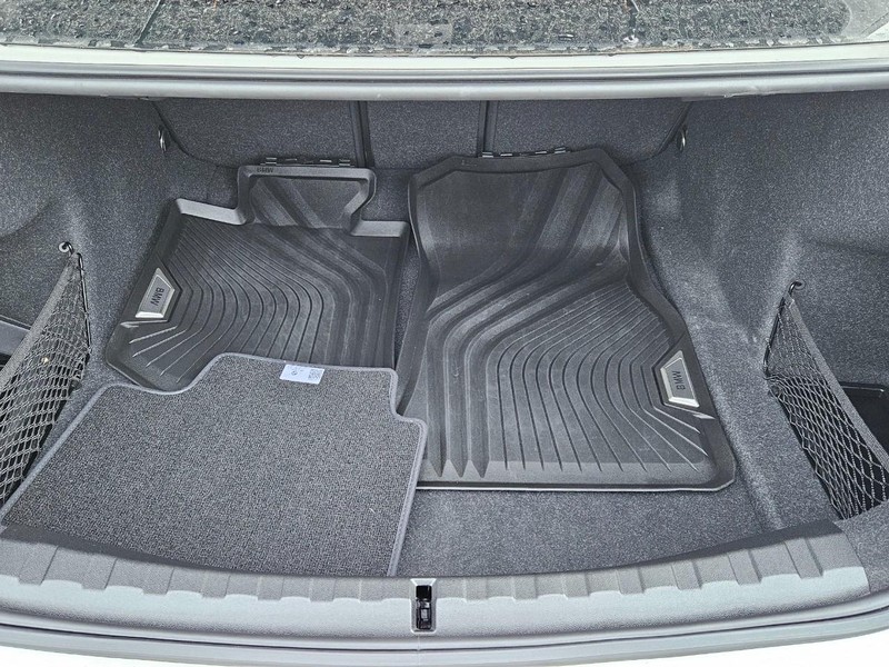 BMW 3 Series Vehicle Image 05