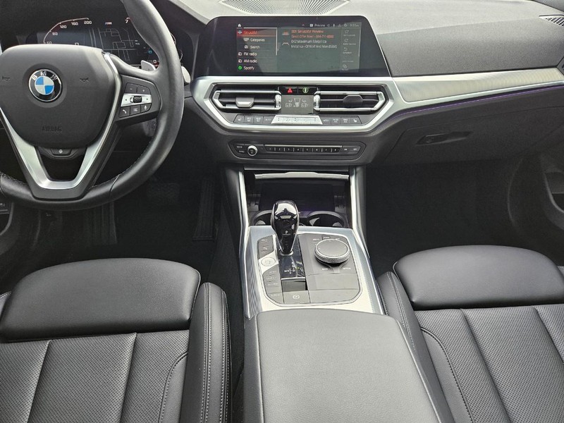 BMW 3 Series Vehicle Image 11