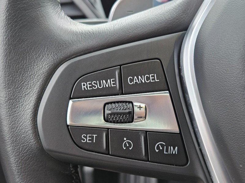 BMW 3 Series Vehicle Image 17