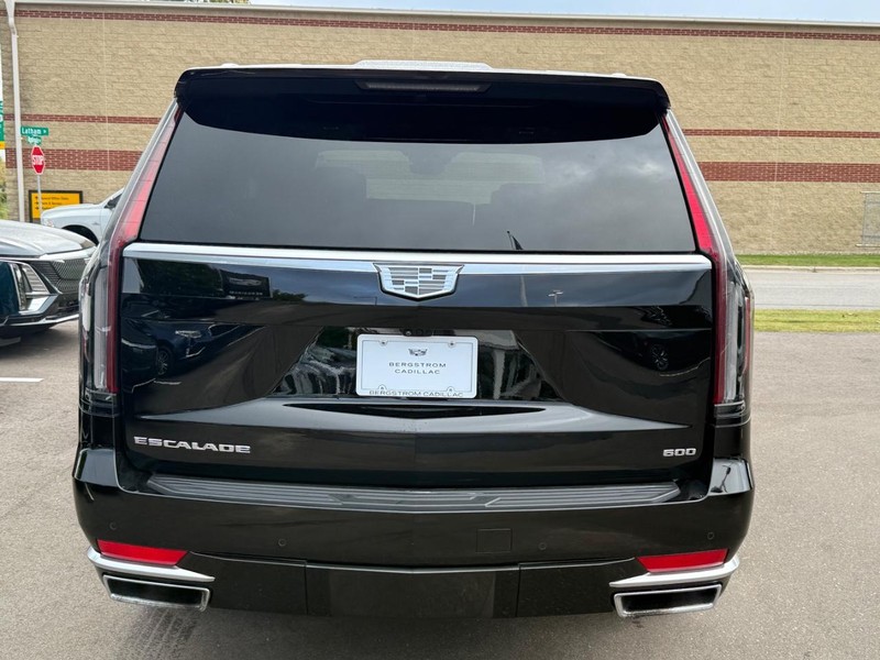Cadillac Escalade Vehicle Image 04