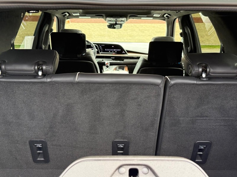 Cadillac Escalade Vehicle Image 05