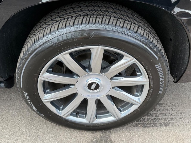 Cadillac Escalade Vehicle Image 07