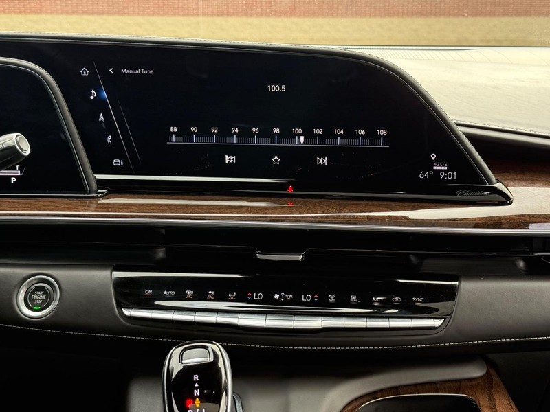 Cadillac Escalade Vehicle Image 14