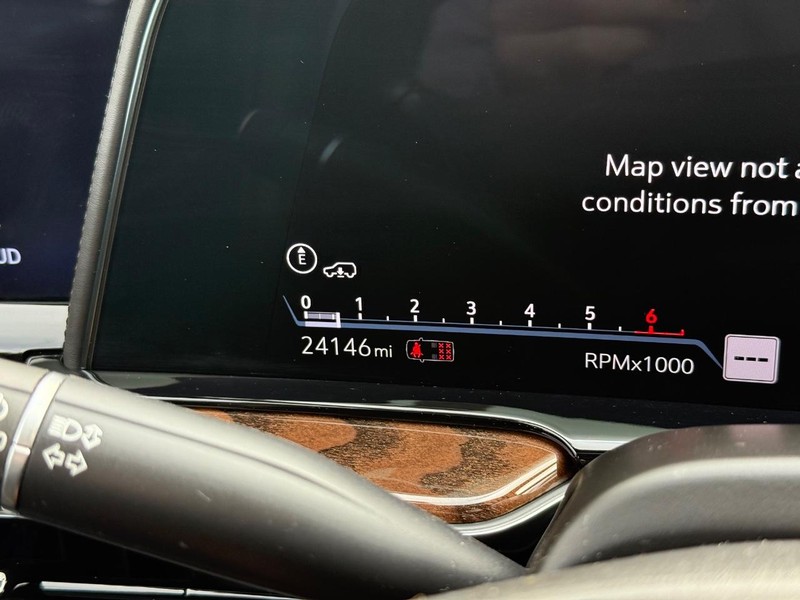 Cadillac Escalade Vehicle Image 20