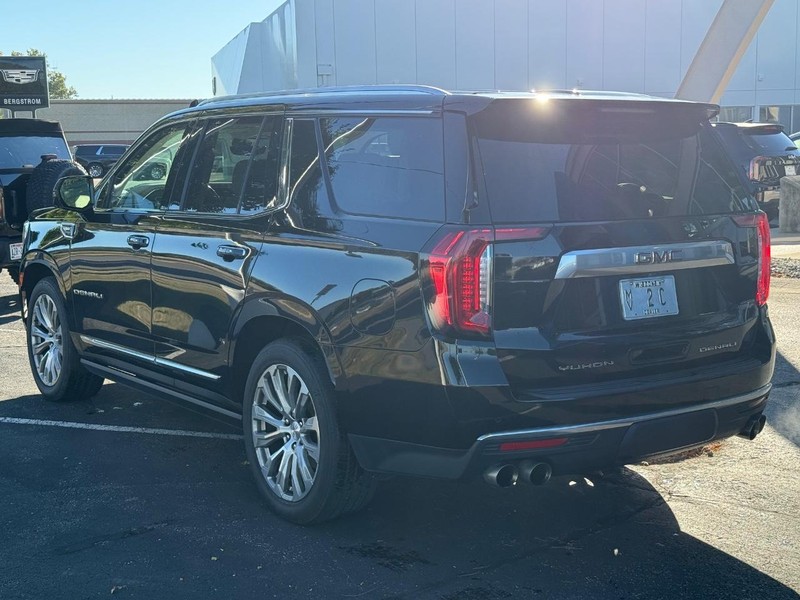 GMC Yukon Vehicle Image 06