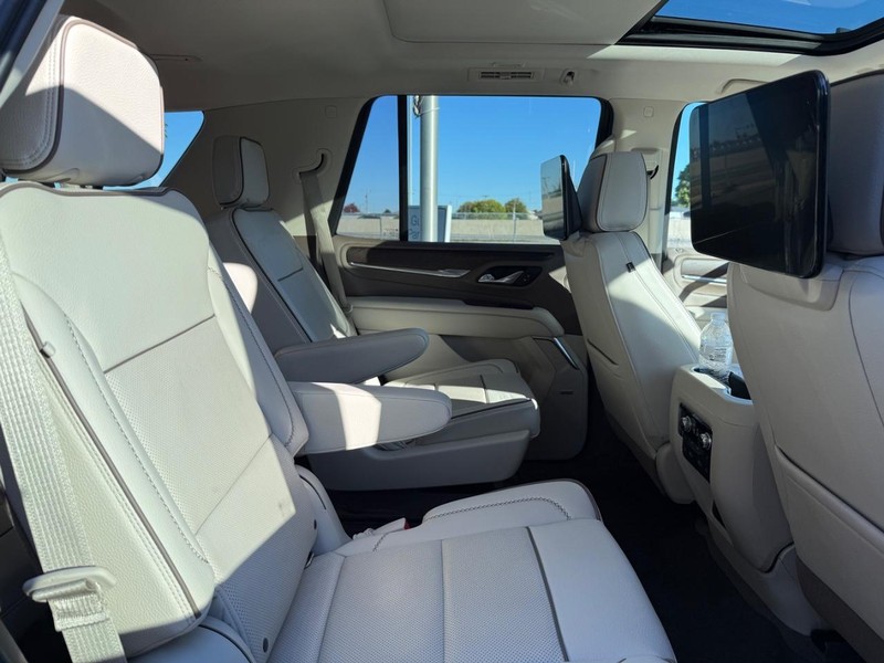 GMC Yukon Vehicle Image 10