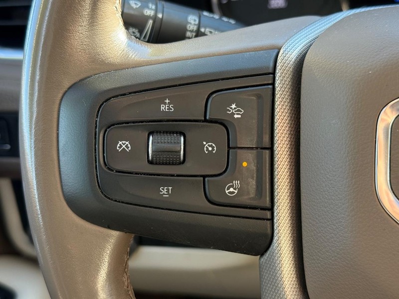 GMC Yukon Vehicle Image 18