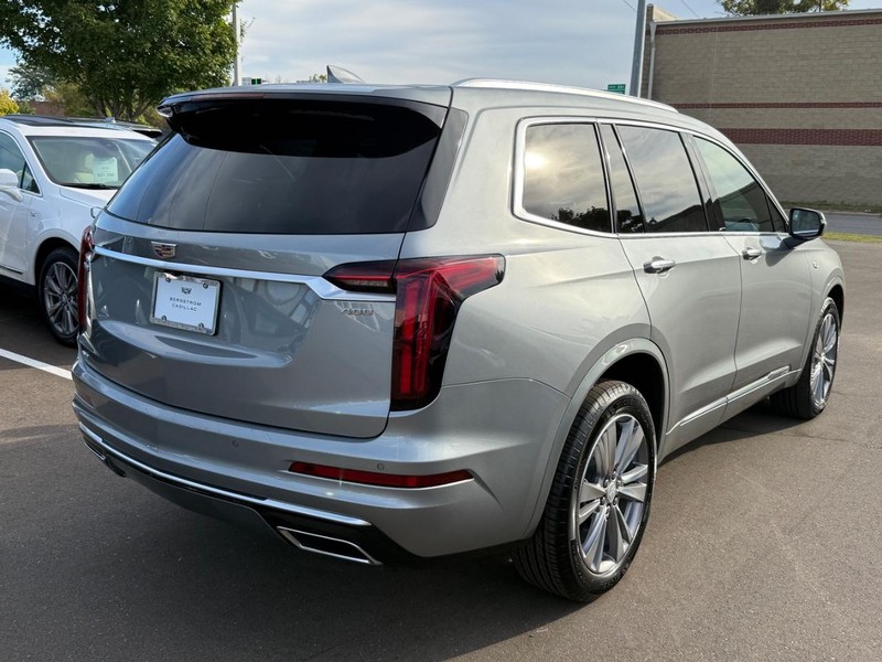 Cadillac XT6 Vehicle Image 03