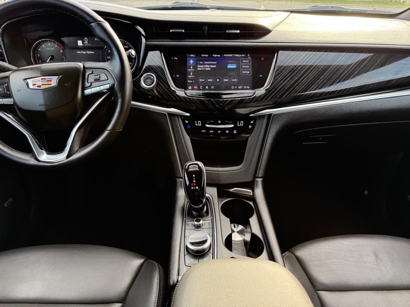 Cadillac XT6 Vehicle Image 12