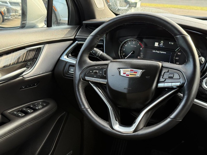Cadillac XT6 Vehicle Image 15