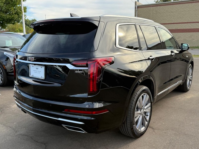 Cadillac XT6 Vehicle Image 03