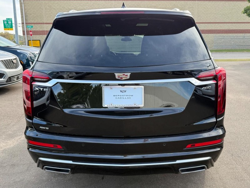 Cadillac XT6 Vehicle Image 04