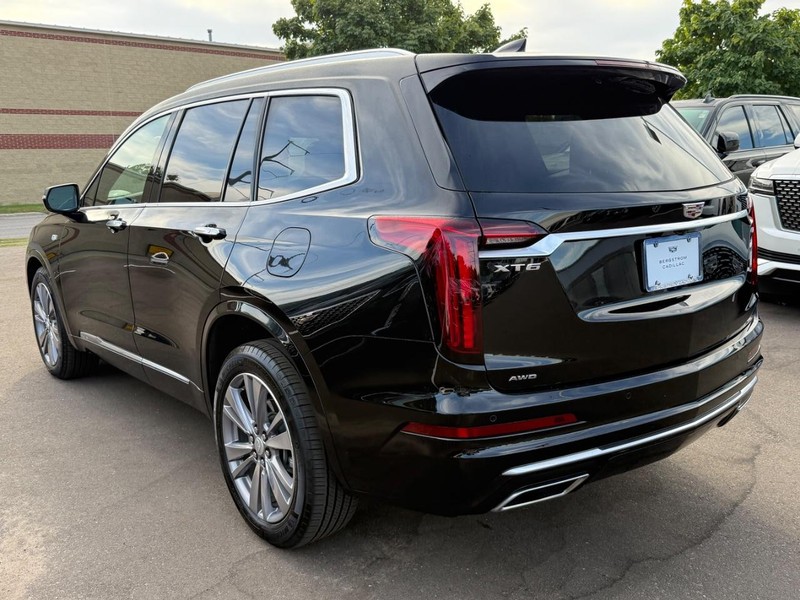 Cadillac XT6 Vehicle Image 06