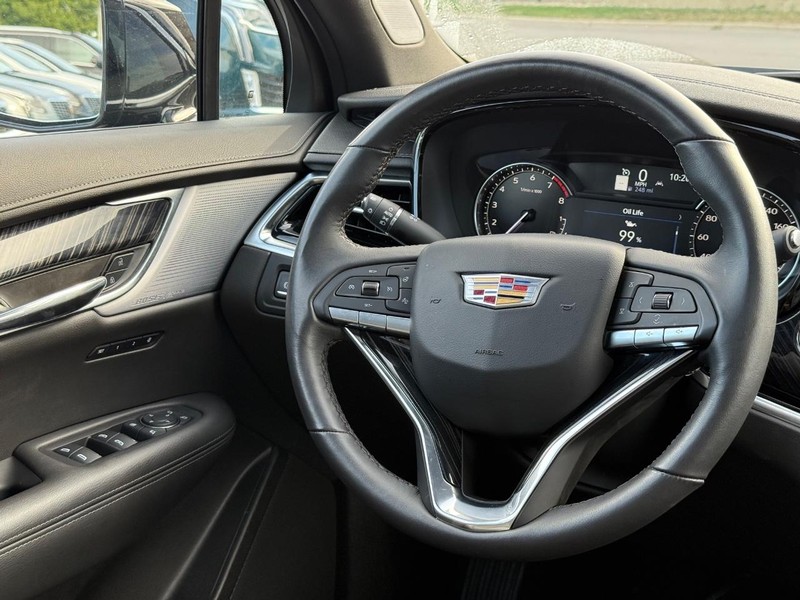 Cadillac XT6 Vehicle Image 15