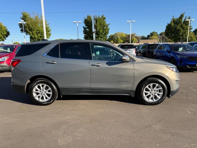 Chevrolet Equinox Vehicle Image 02