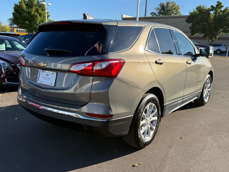 Chevrolet Equinox Vehicle Image 03