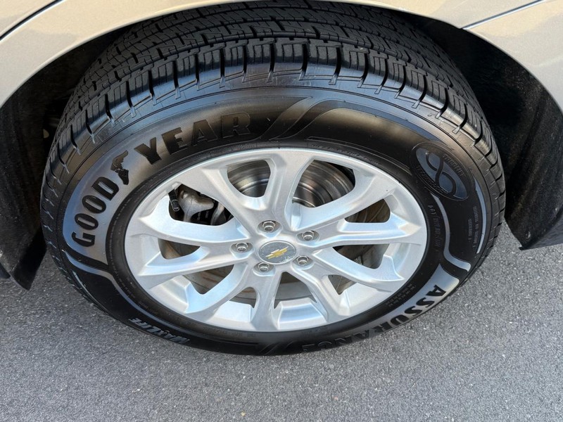 Chevrolet Equinox Vehicle Image 07