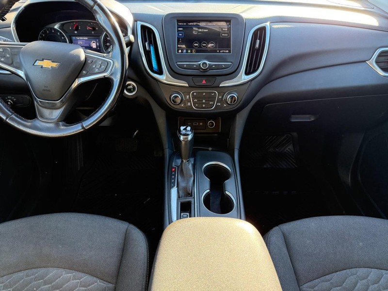 Chevrolet Equinox Vehicle Image 11