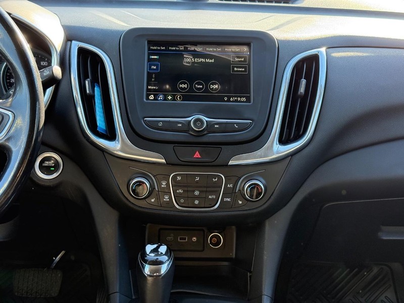 Chevrolet Equinox Vehicle Image 12