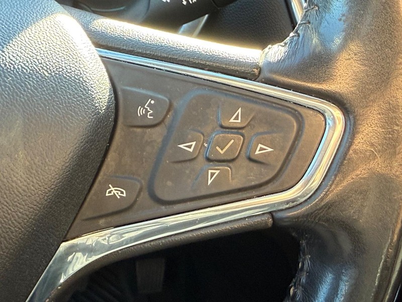 Chevrolet Equinox Vehicle Image 17