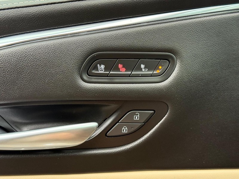 Cadillac Escalade ESV Vehicle Image 16