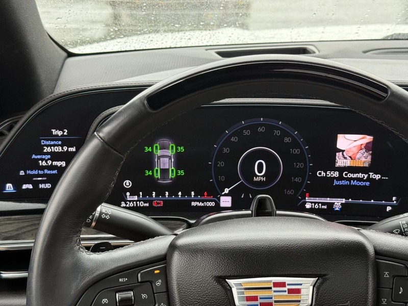 Cadillac Escalade ESV Vehicle Image 19