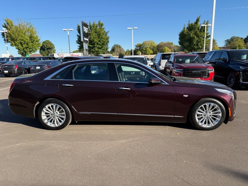 Cadillac CT6 Vehicle Image 02