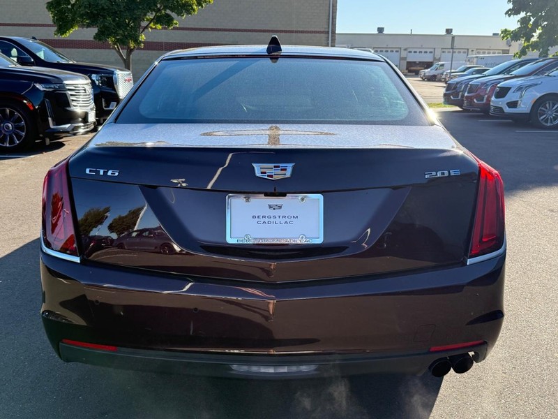Cadillac CT6 Vehicle Image 04