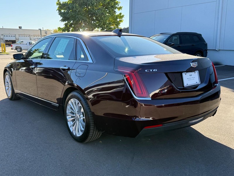 Cadillac CT6 Vehicle Image 05