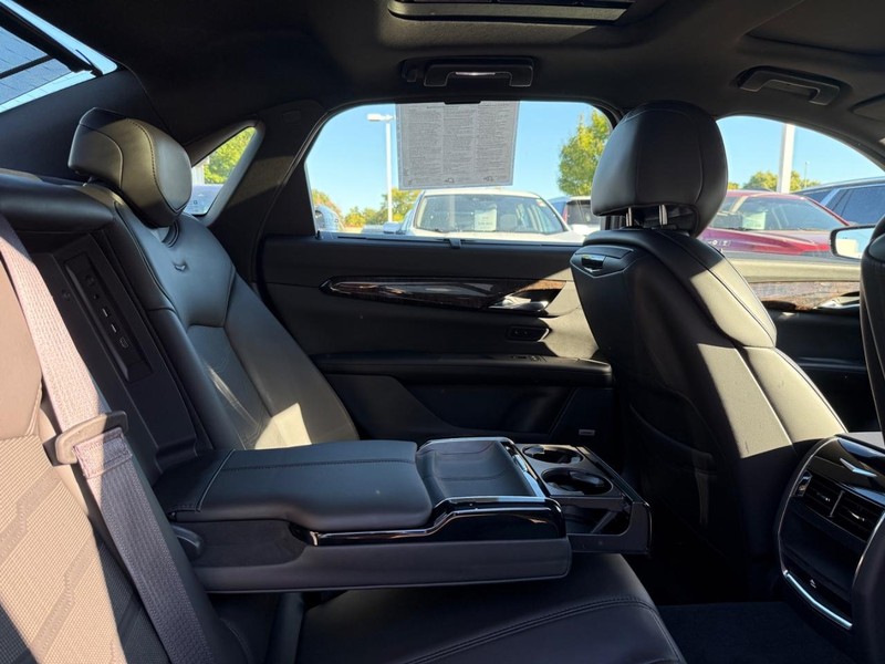Cadillac CT6 Vehicle Image 09